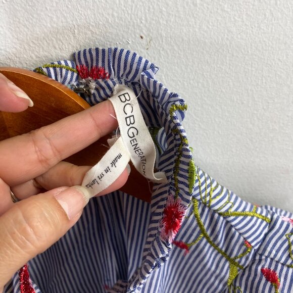 BCBGeneration Striped Floral Mock Neck Top Size S - Picture 4 of 7